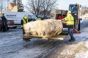 Winona State University – Dinosaur Fossils Move