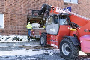 Winona State University – Dinosaur Fossils Move
